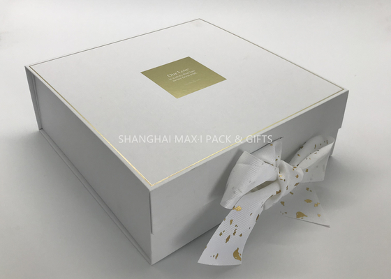 China De kleine/Grote Duidelijke Witte Dozen van de Kartongift met Dekselslint buigen het Gouden Folie Hete Stempelen leverancier